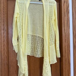 BKE Pale Yellow Lace-Panel Open Front Cardigan